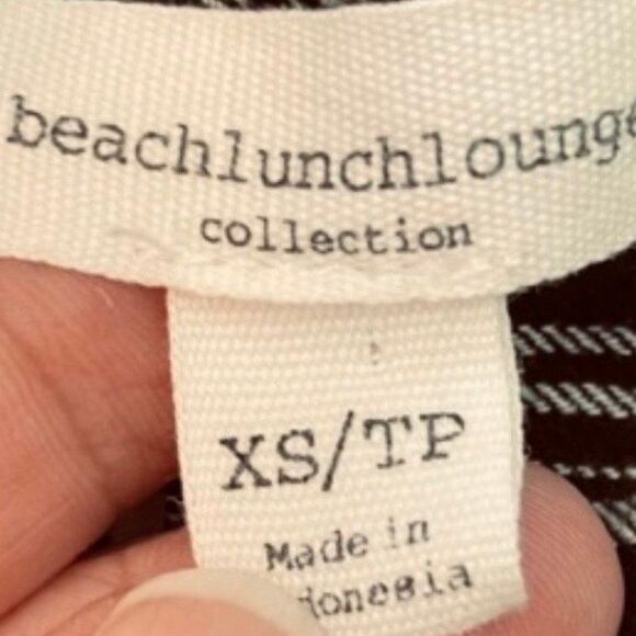 BeachLunchLounge Flannel Button Down Shirt Black White Plaid Distressed Raw Hem - Picture 5 of 7